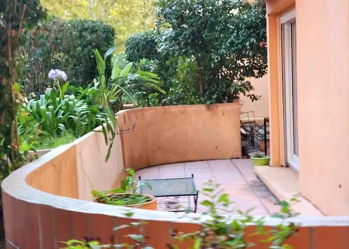 ゲストハウス Private In Shared *